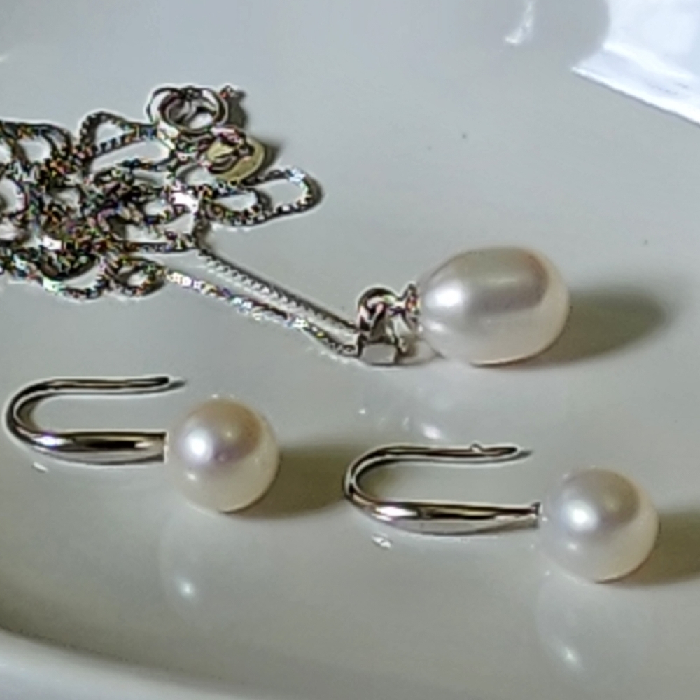 925 Sterling Silver White Freshwater Pearl Necklace And Earring Jewelry Set - Picture 9 of 16